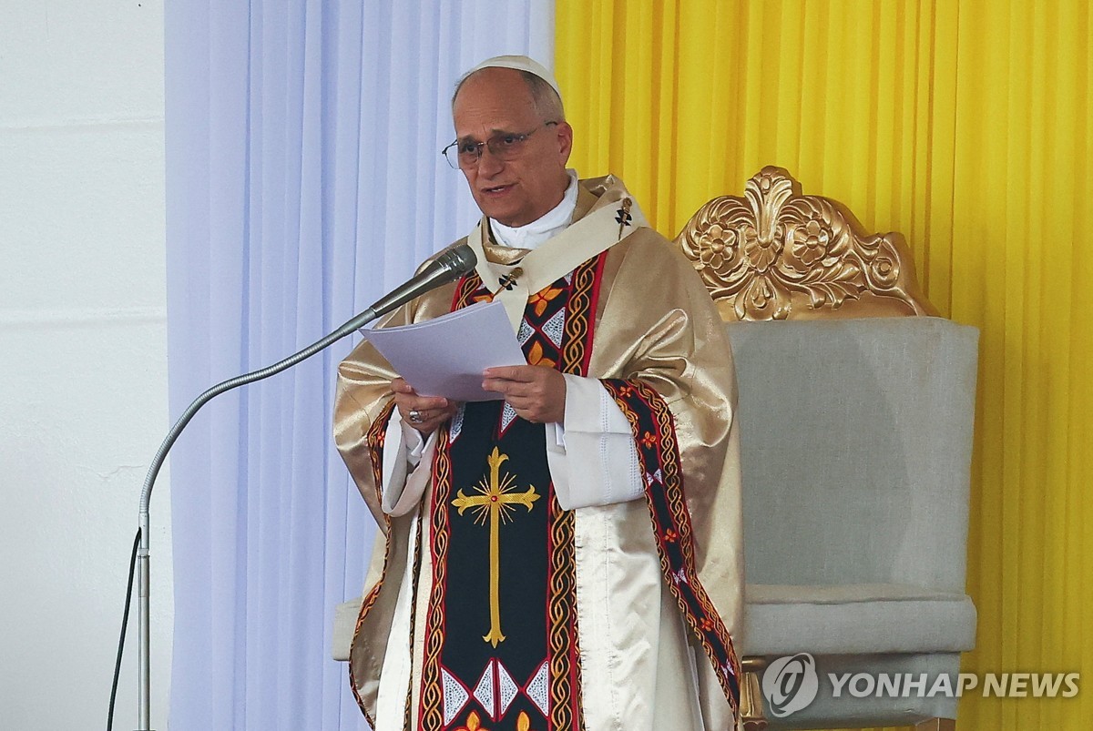 교황 "한줌의 폭군들이 세상 짓밟아"…트럼프 또 저격했나