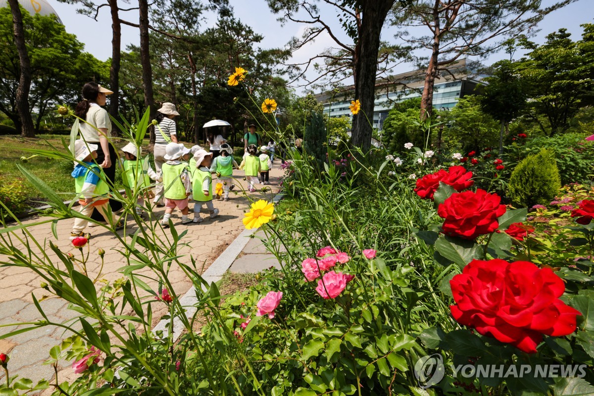 생일 지나 끊겼던 아동수당 다시 나와요"…1∼3월분 소급 지급 | 연합뉴스