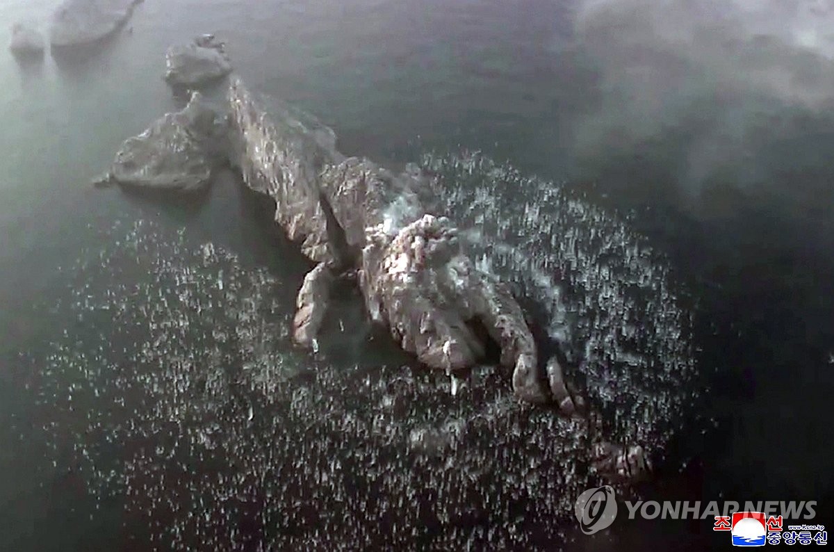 확산·지뢰탄 장착한 북한판 KTSSM '화성-11라'…살상력 높여(종합) | 연합뉴스