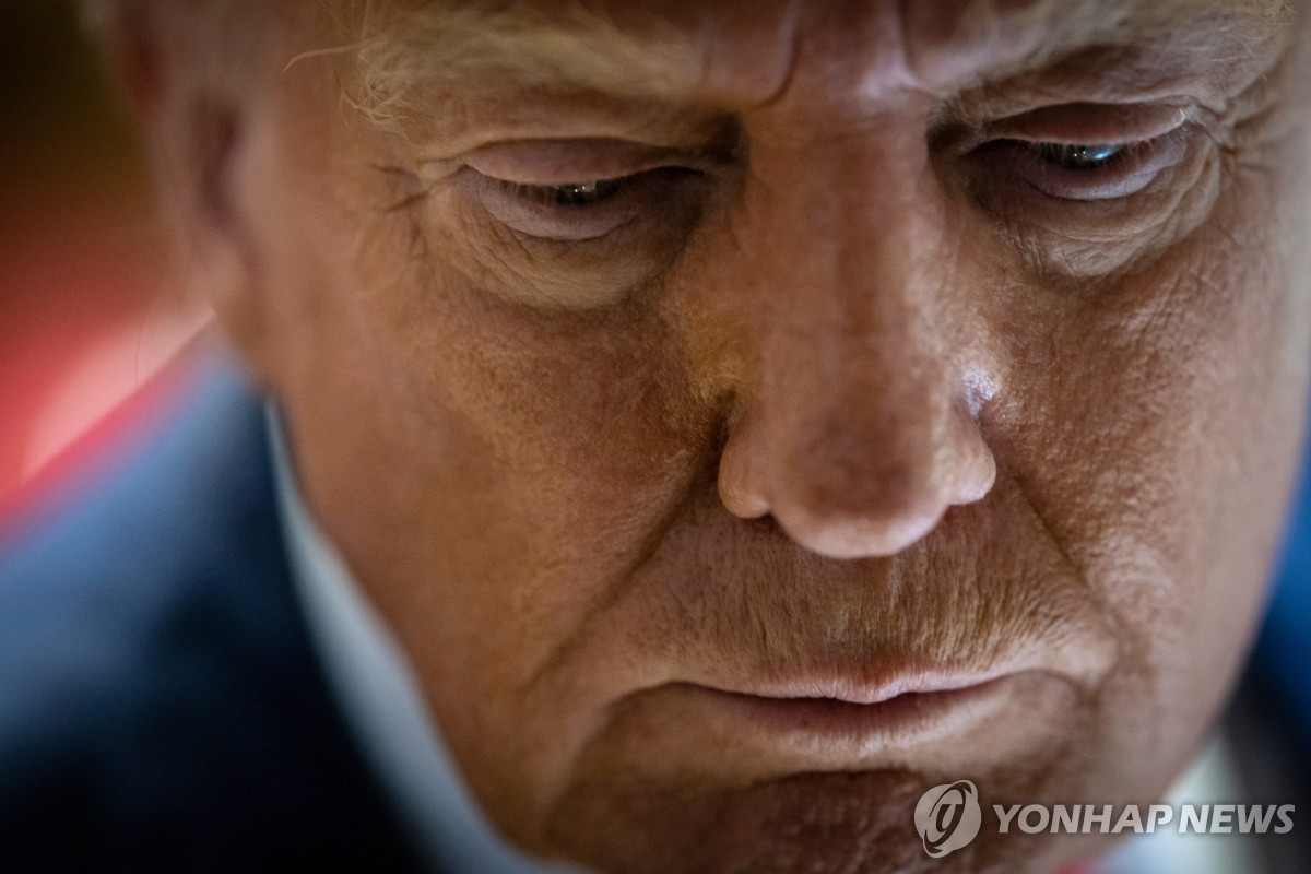 속보] 트럼프 "美해군, 즉각 호르무즈 모든 선박에 봉쇄조치 시작" | 연합뉴스