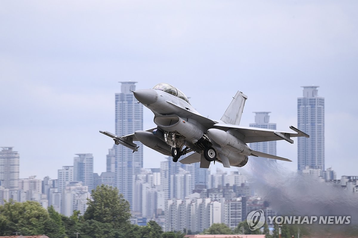 이륙하는 한국공군 KF-16 전투기 | 연합뉴스