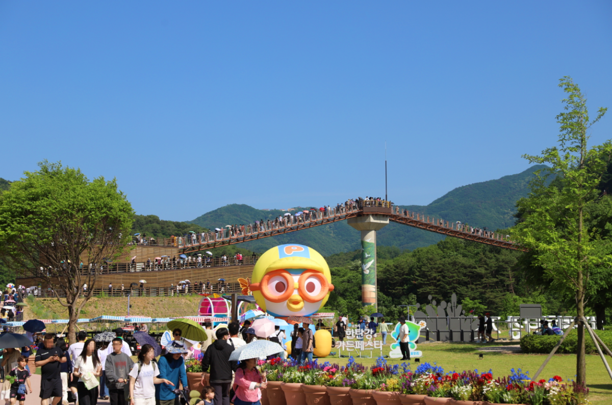 지질공원과 봄꽃의 만남… 전국에서 유일무이한 서사 품은 대규모 생태 축제 3 축제
