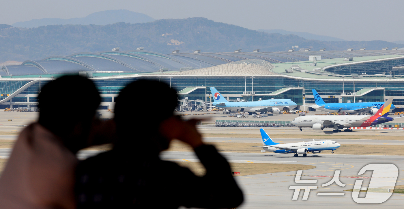 "일본·동남아로 바꾸는 게 낫겠다"…단거리 유류할증료 7만원대, 장거리의 '8분의 1' 4 미국 왕복 112만원
