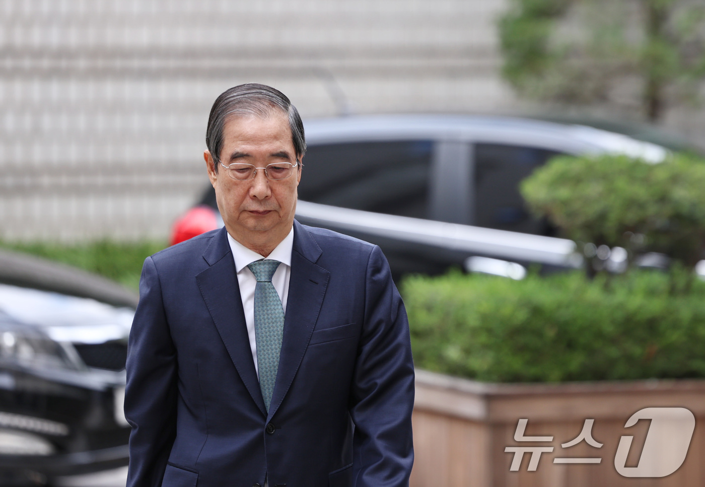 법정 출석 동선의 한컷