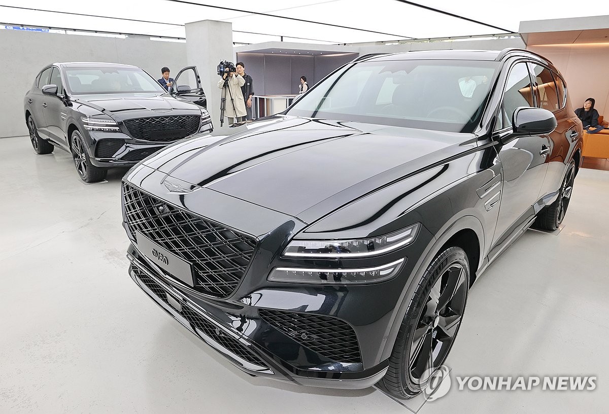 "GV80 쿠페보다 4,200만 원 싸다"…인피니티 QX65, 럭셔리 쿠페 SUV 시장 '발칵' 2 GV80 쿠페 블랙 공개 장면