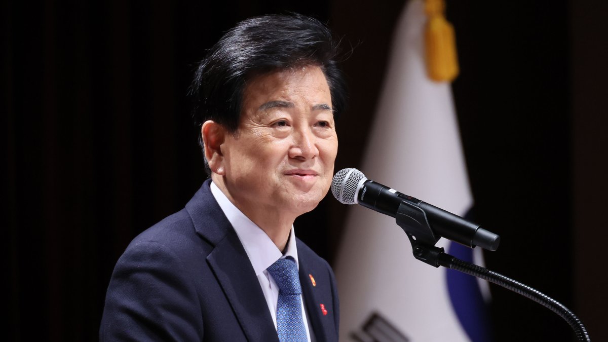 적대관계 완화 발언 장면