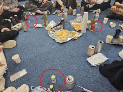약물을 의심받는 인물과 약품이 함께 보이는 단속 현장