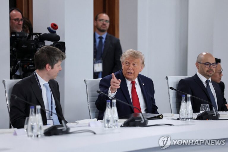 오픈AI와 스페이스X 이슈로 상장 전략이 바뀌는 국면을 다룬 연합뉴스 기사형 이미지