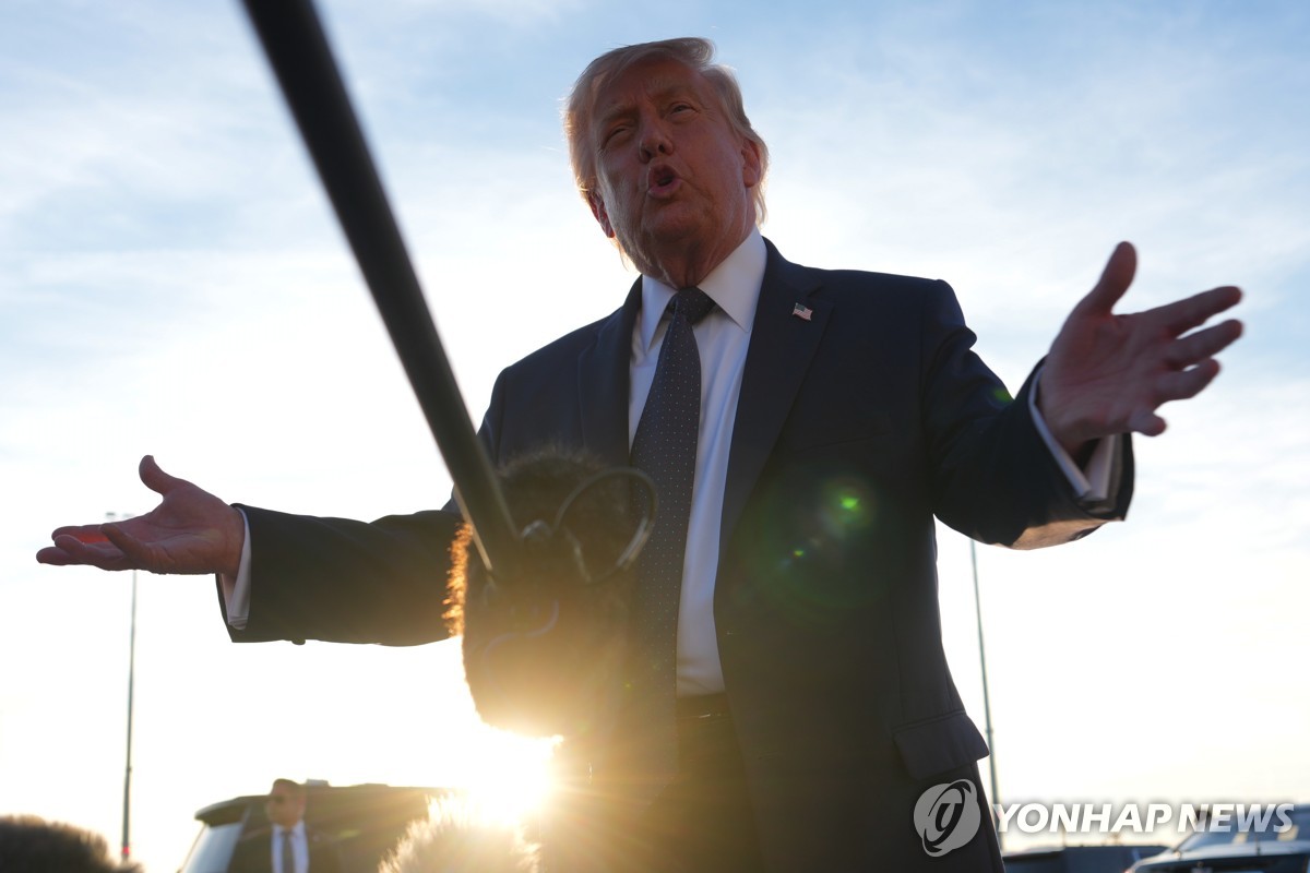 미국 정부가 밀어주는 ‘반국영 파운드리’ 인텔… 글로벌 반도체 자산 가치 흔드나 2 트럼프·애플·인텔 동맹