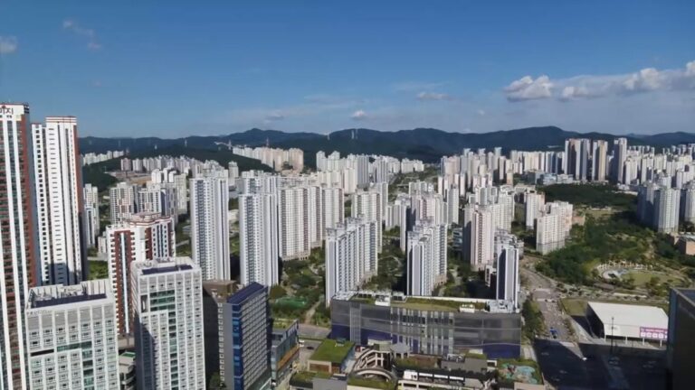 수도권 아파트 단지와 집값 지표를 함께 보여주는 연합뉴스 기사 이미지