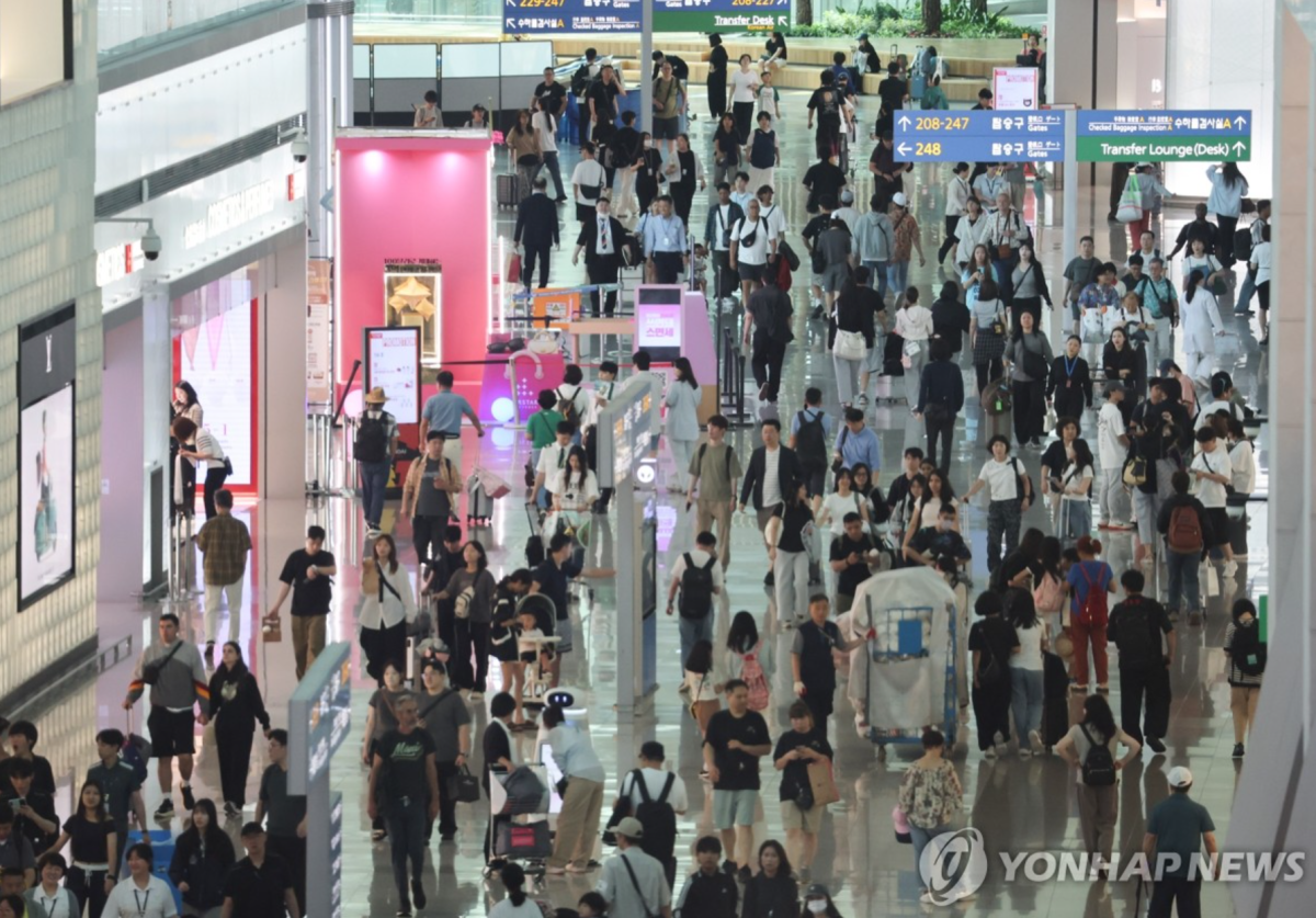 한국인 평균 '19번' 거쳤다…인천공항, 25년 만에 누적 이용객 '10억 명' 돌파 3 인천국제공항 누적 이용객 10억명 돌파