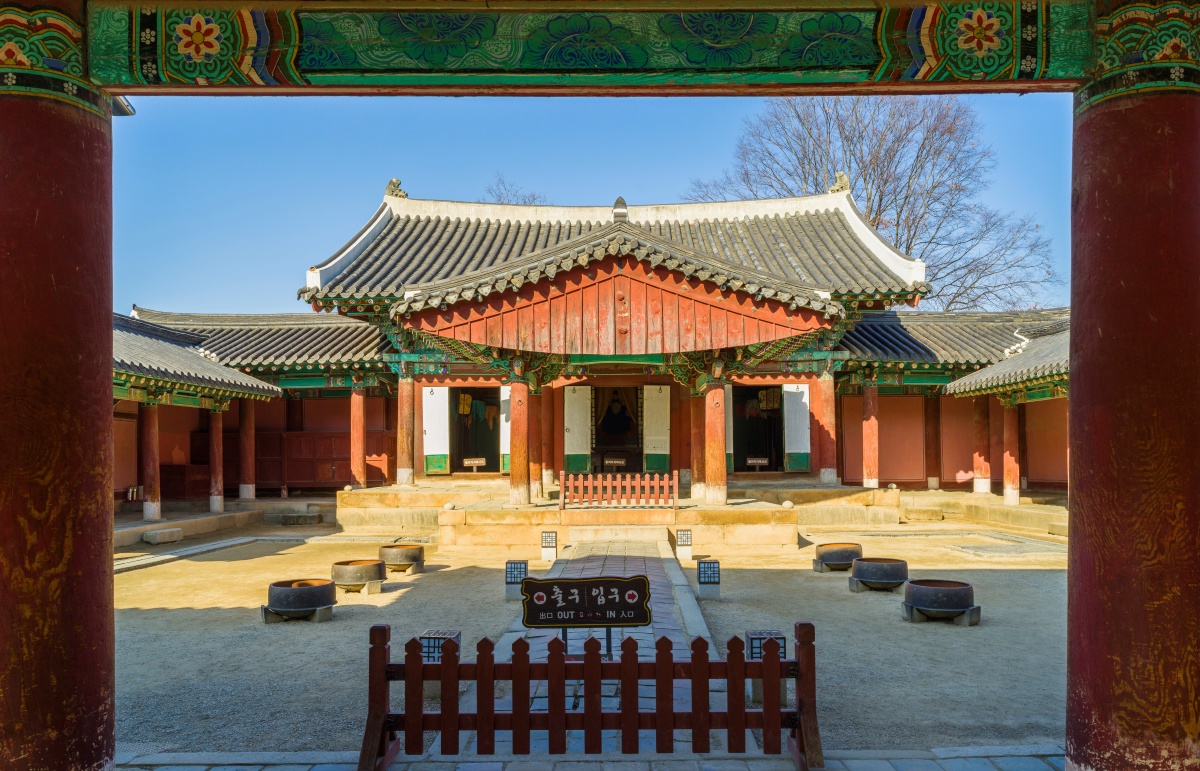 "넷플릭스가 먼저 알아본 그곳"… 지금 가장 걷기 좋은 여름 여행지 5 여름