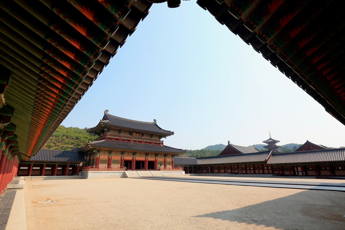 "1,400년 시간을 걷는다"… 올여름 가장 먼저 가야 할 역사 여행지 2 역사