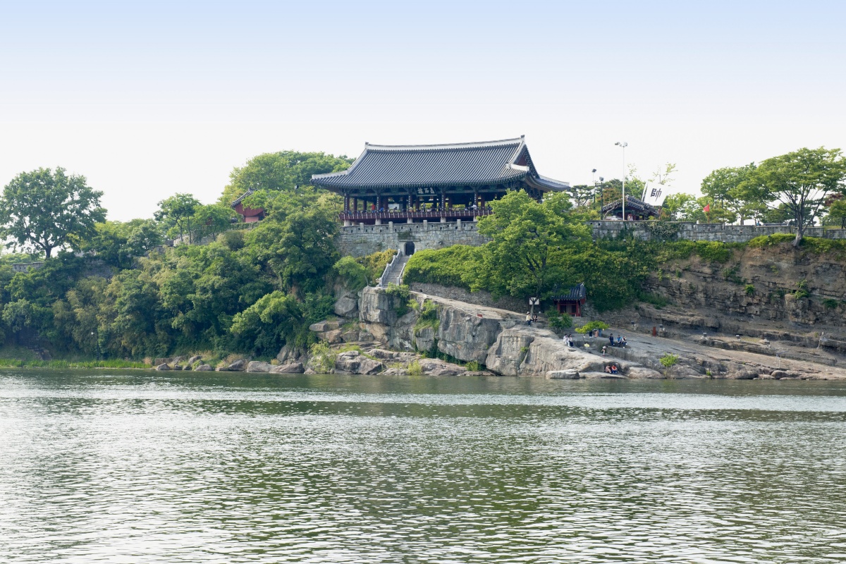 "괜히 한국관광 100선이 아니다"… 천년 성곽길 걷는 여행지 2 성곽