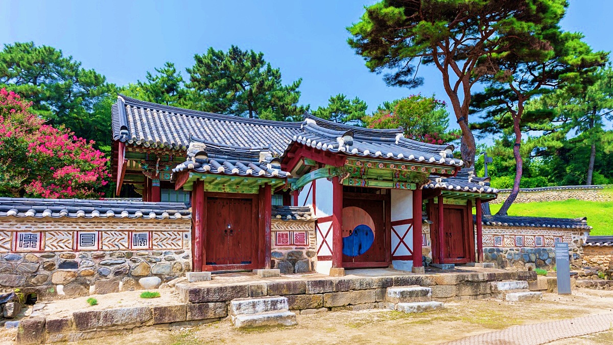 "유네스코가 인정한 한국의 풍경"... 지금 가장 예쁜 배롱나무 명소 1 배롱나무