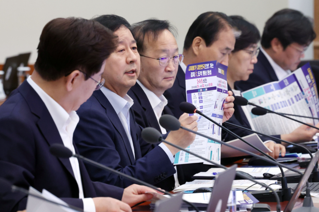 비트코인 ETF 최종 설계도... 내 주식 계좌로 코인 사는 날 "진짜 올까?" 2 국내 가상자산 현물 상장지수펀드(ETF) 도입