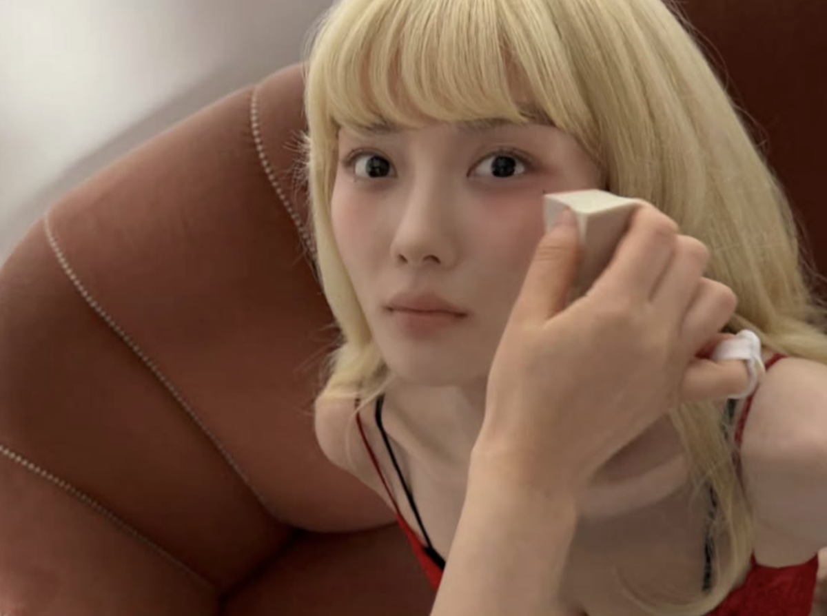 '국민 여동생'으로 불리던 그녀가 23년 만에 청순함 버리고 선택한 파격 모습 2 여동생