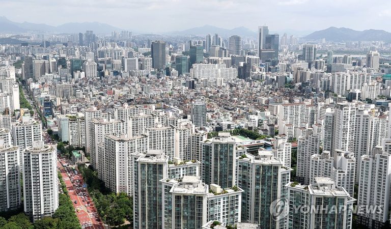 규제 지정 이후에도 강세를 보이는 경기남부 아파트 단지 전경