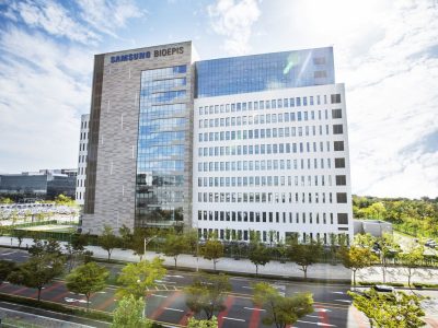 연합뉴스 AI 항체 신약 개발 화면을 분석하는 연구자와 연구실 장면