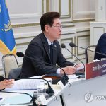 국가재정전략회의에서 전기요금 개편을 언급하는 이재명 대통령의 모습
