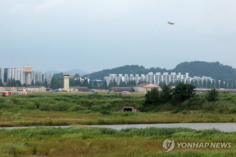 광주 군공항 인근 넓은 부지와 건설 전 단계 환경